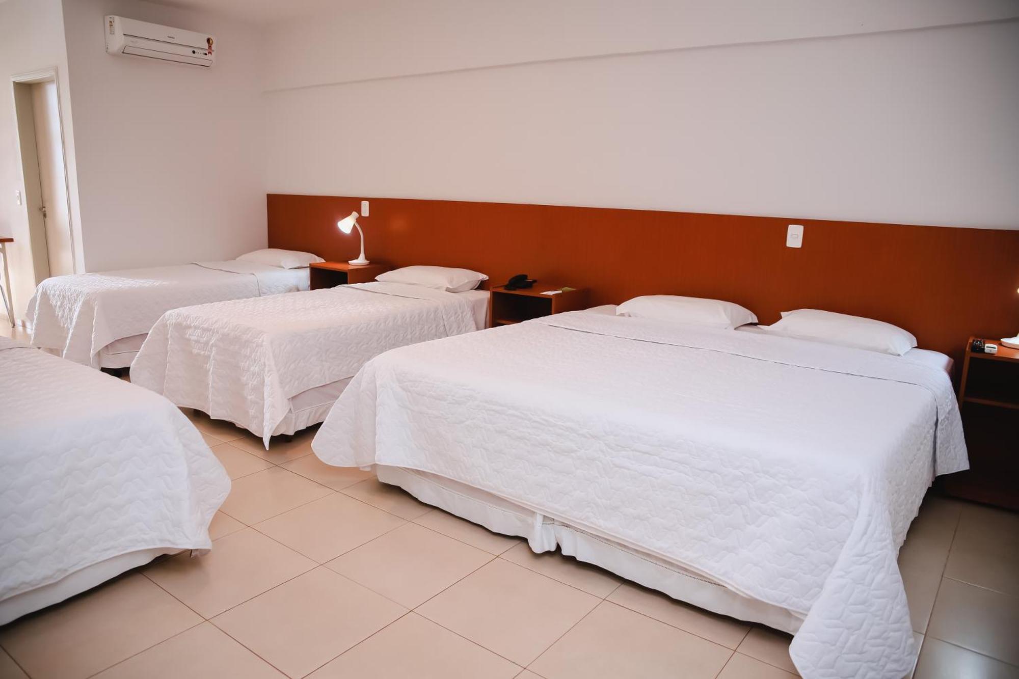Hotel Agua Das Araras Paraguacu Paulista الغرفة الصورة