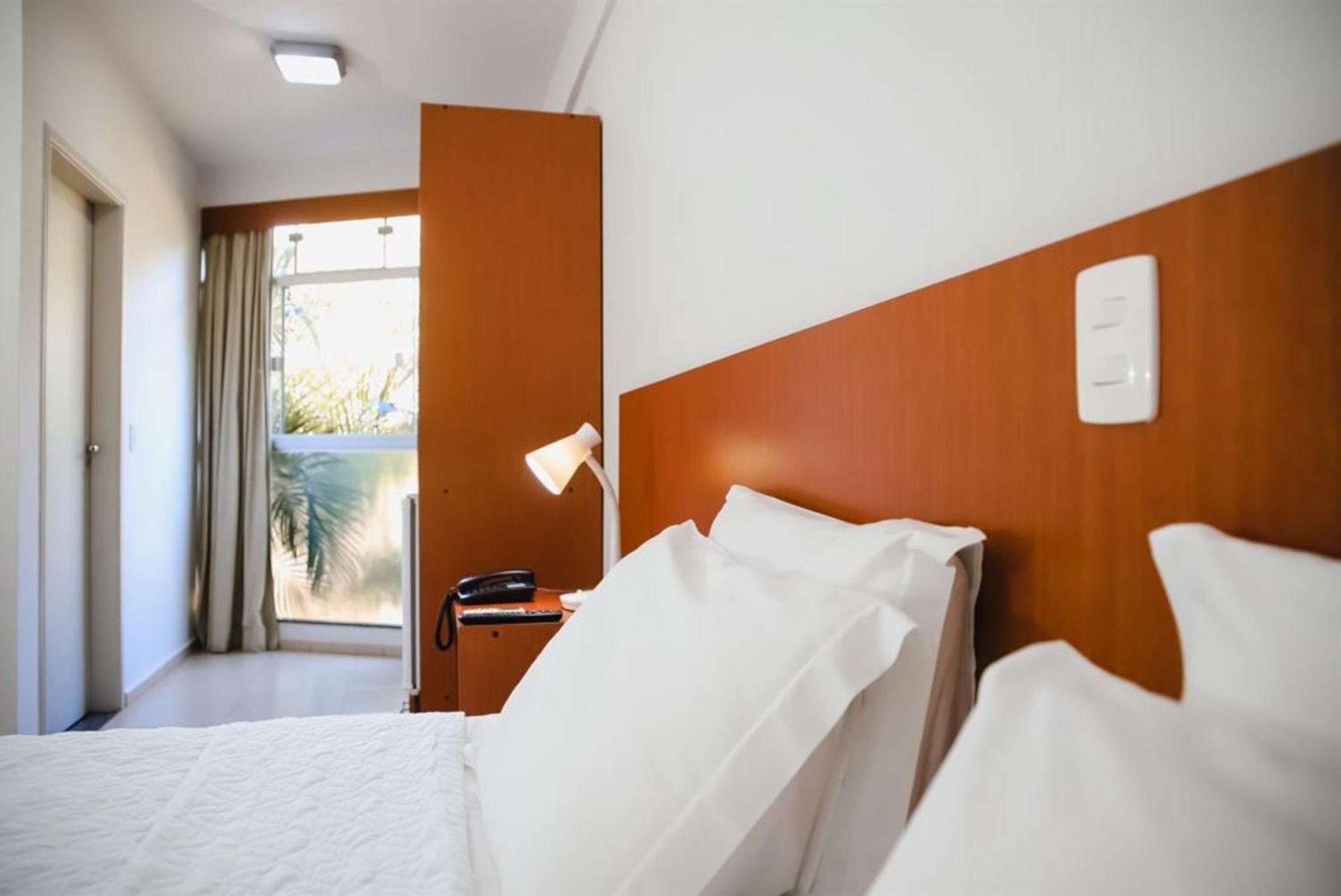 Hotel Agua Das Araras Paraguacu Paulista الغرفة الصورة