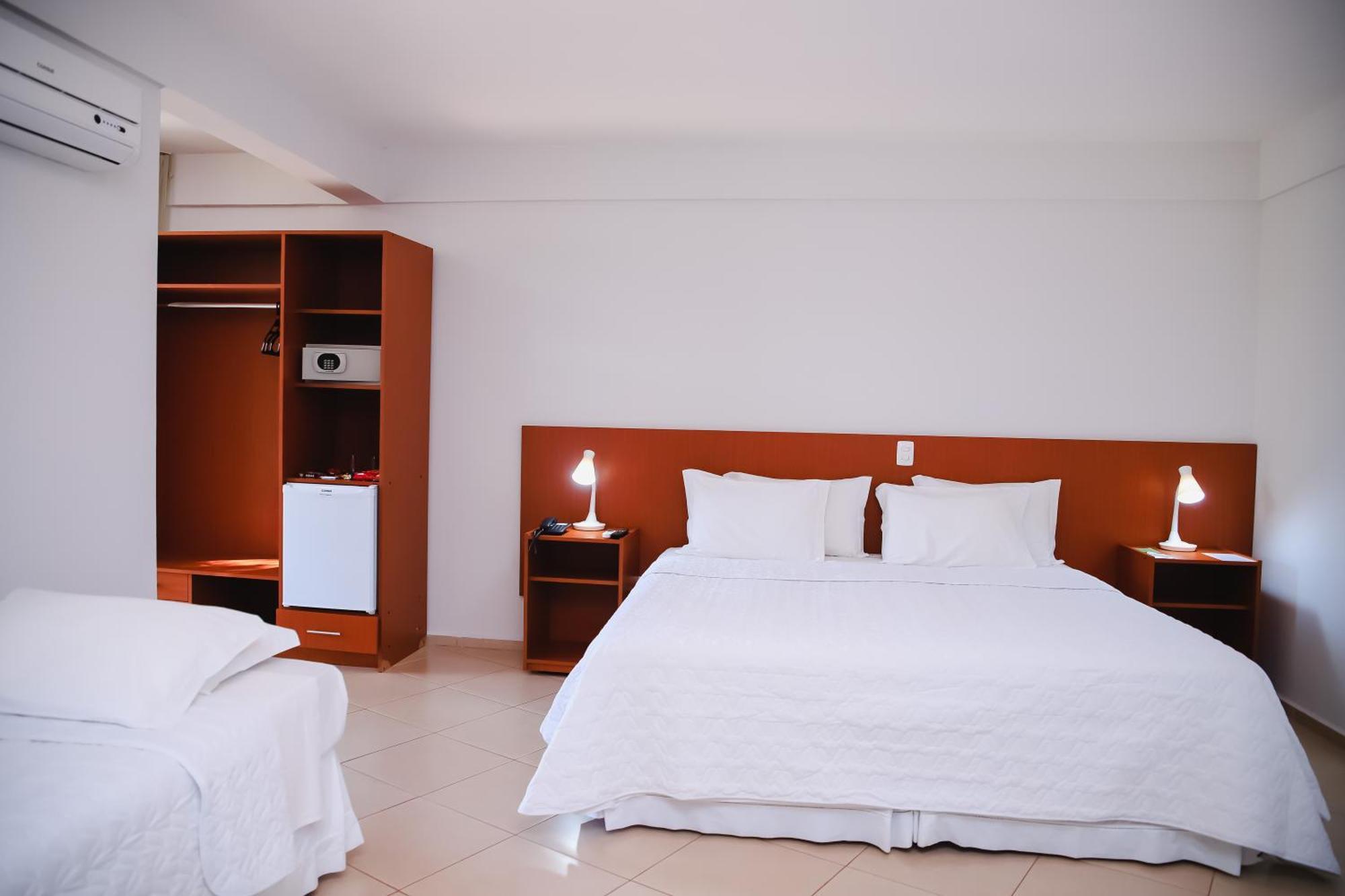 Hotel Agua Das Araras Paraguacu Paulista الغرفة الصورة
