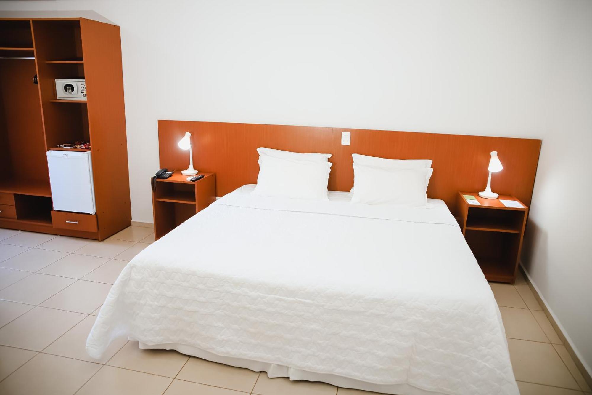 Hotel Agua Das Araras Paraguacu Paulista الغرفة الصورة
